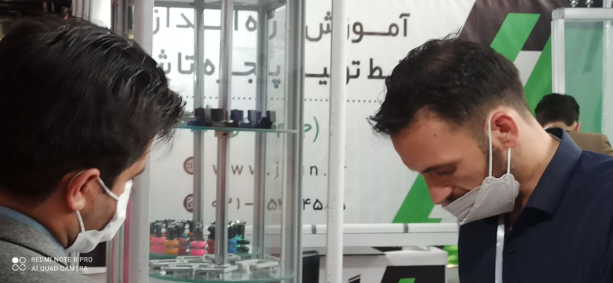 انواع یراق آلات شیشه بالکن