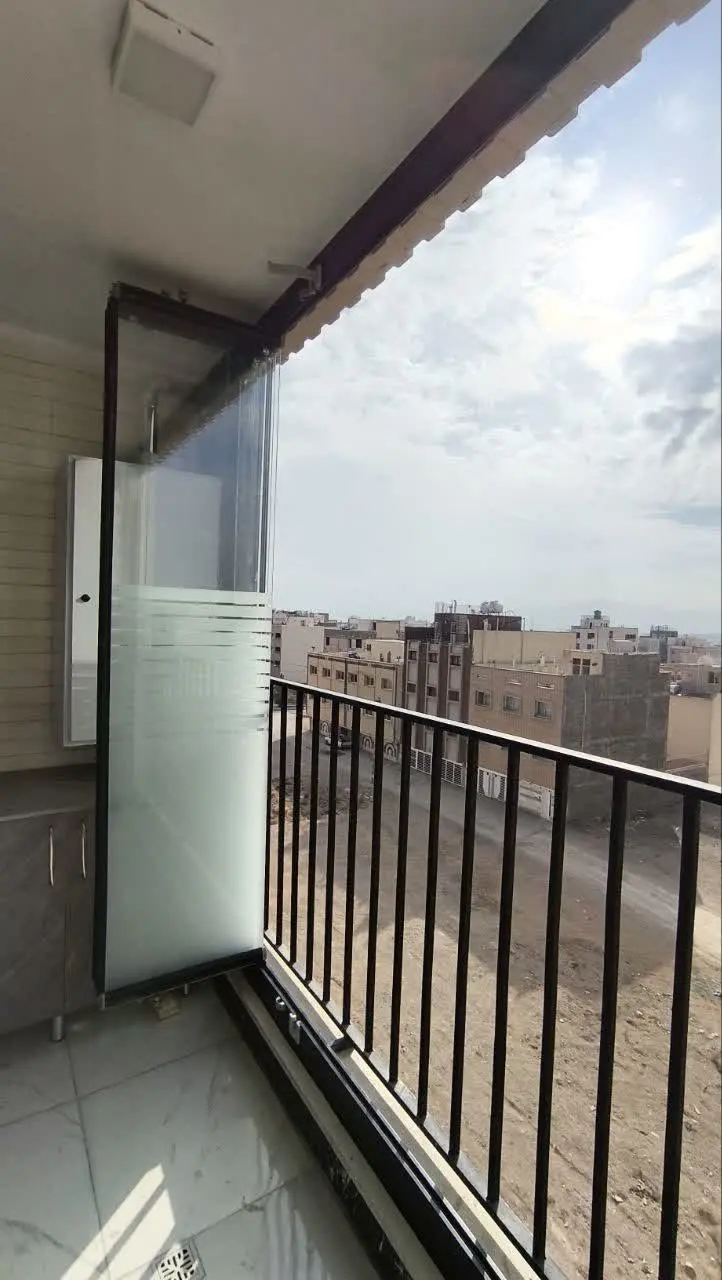 پنجره تاشو بالکن