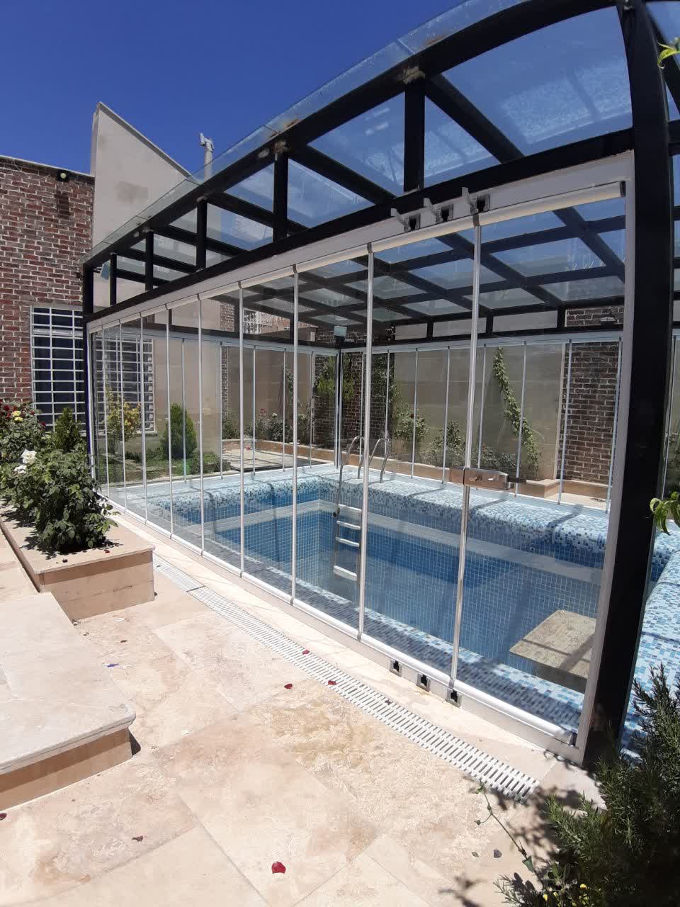 پنجره استخر